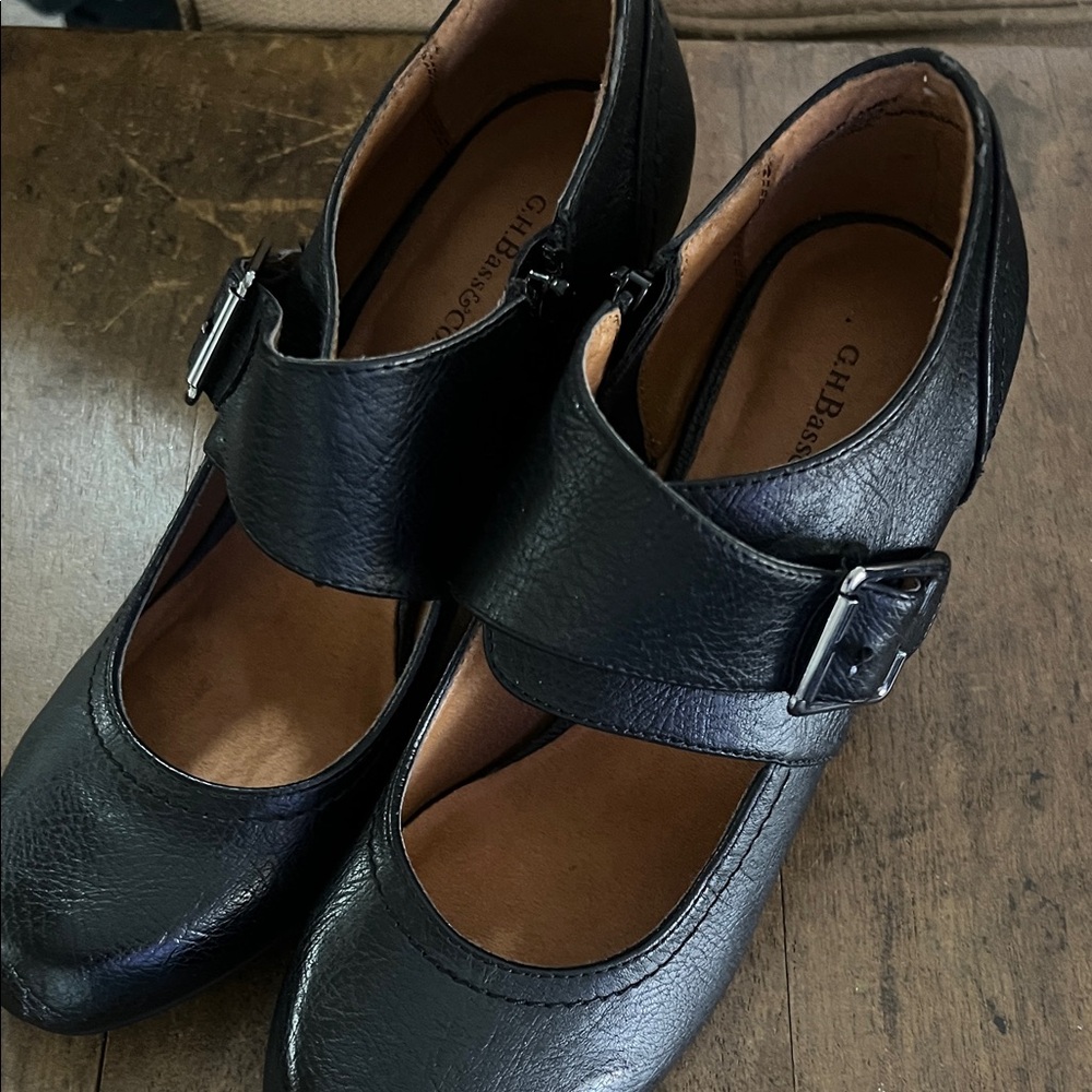 G.H. Bass & Co. Black Leather heel with Buckle